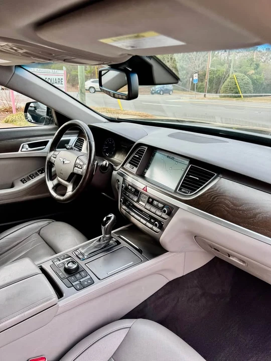 2017 Hyundai Genesis - Image 6 of 9