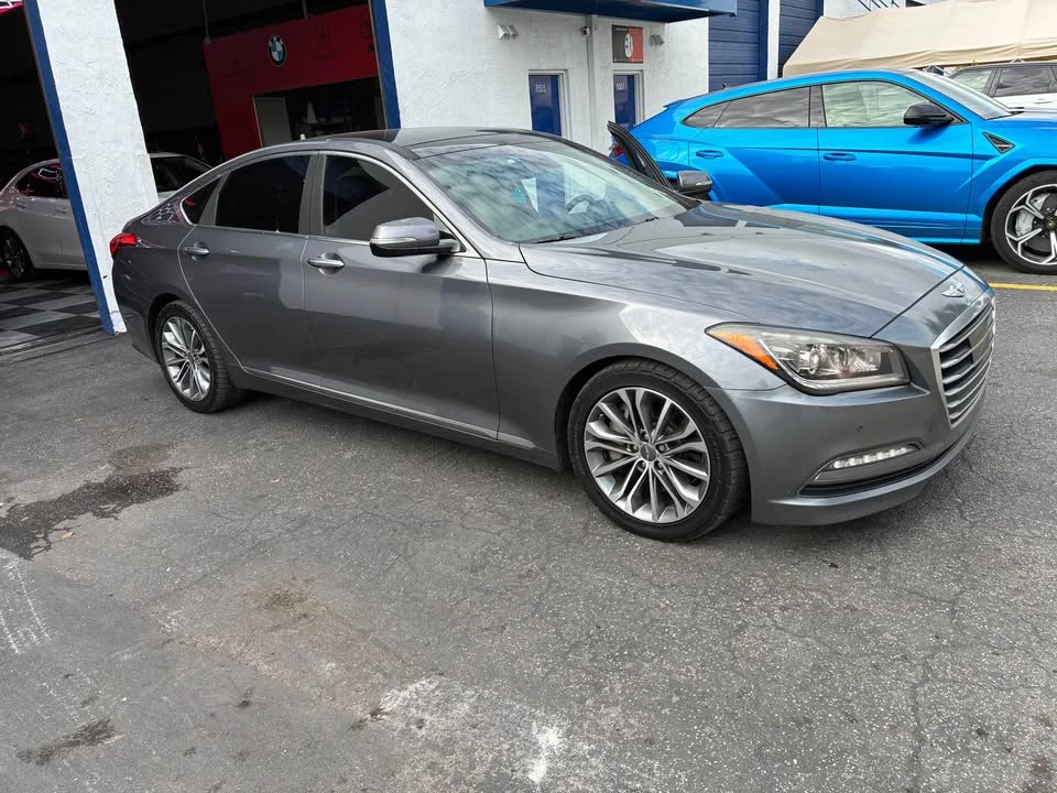 2017 Hyundai Genesis - Image 2 of 2