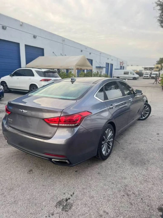 2017 Hyundai Genesis - Image 4 of 16