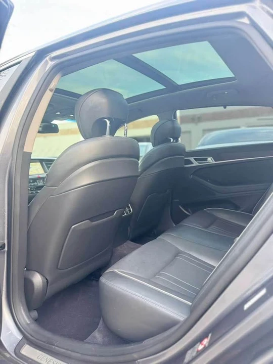 2017 Hyundai Genesis - Image 13 of 16