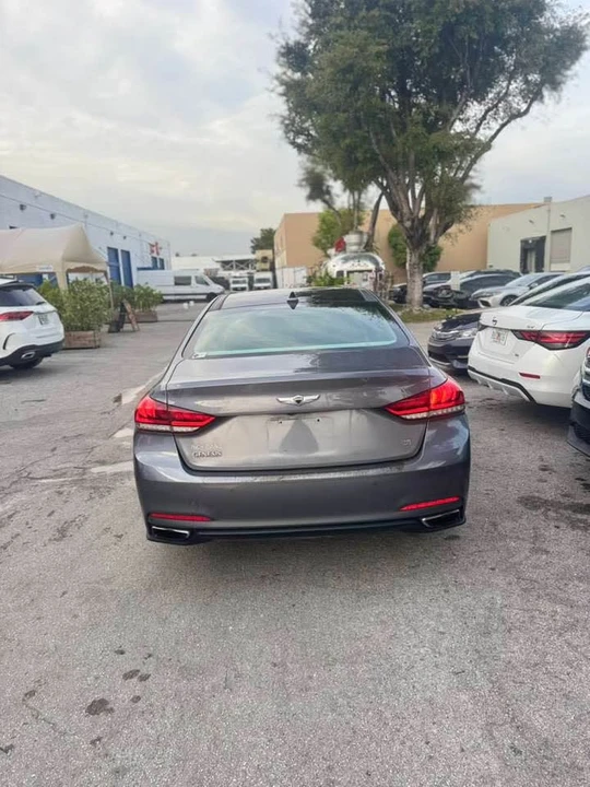 2017 Hyundai Genesis - Image 5 of 16