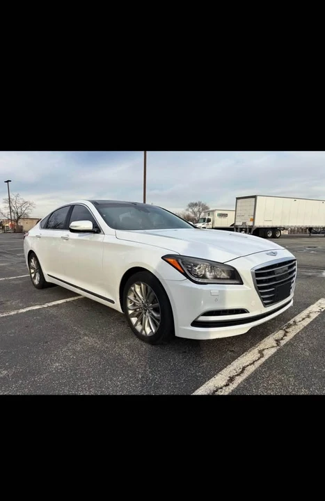 2017 Hyundai Genesis - Image 8 of 12