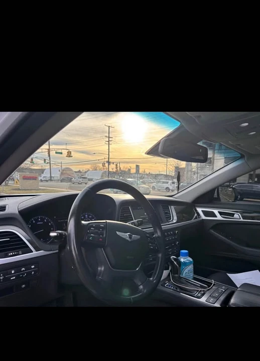2017 Hyundai Genesis - Image 7 of 12