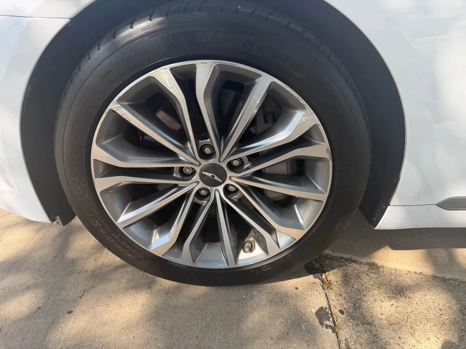2017 Hyundai Genesis - Image 7 of 17