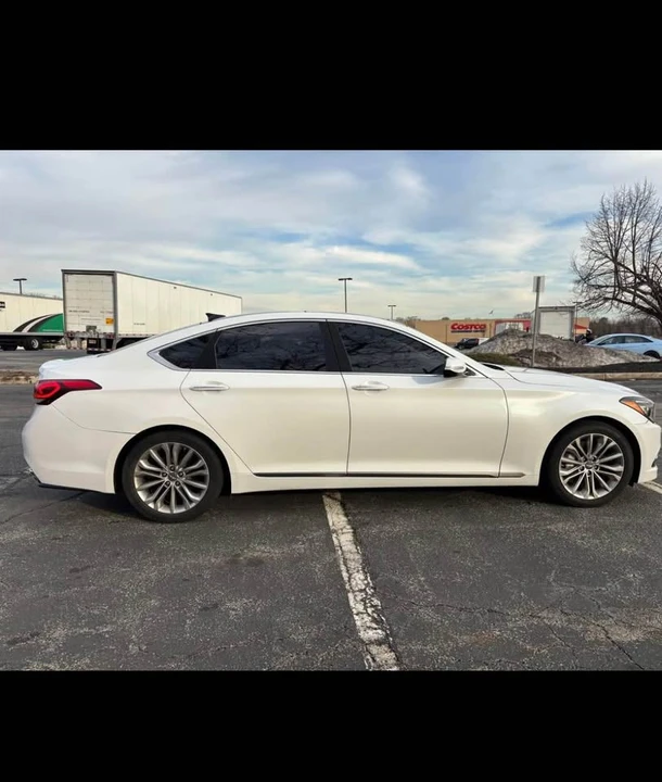2017 Hyundai Genesis - Image 9 of 12