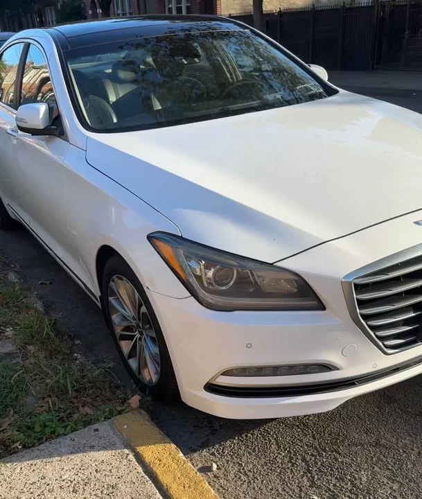 2017 Hyundai Genesis - Image 5 of 12