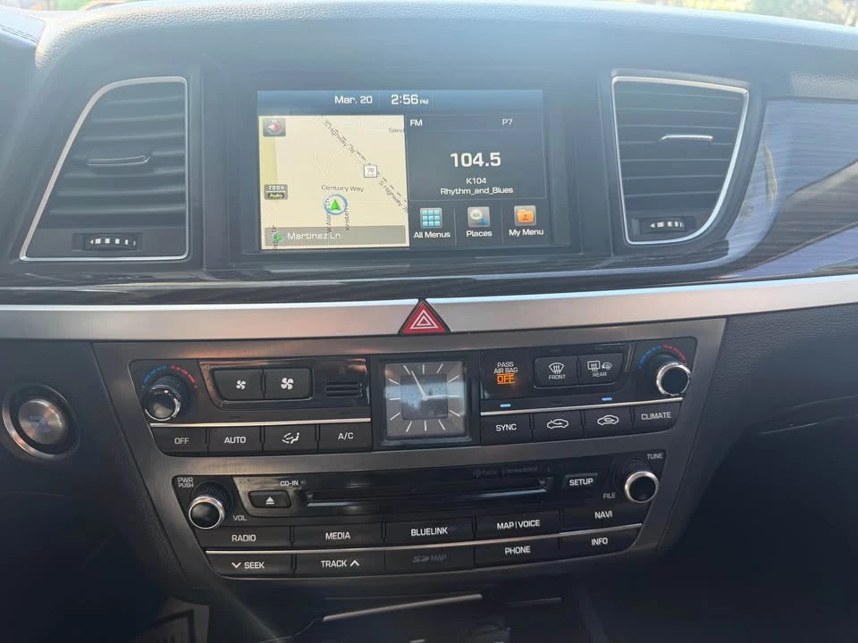 2017 Hyundai Genesis - Image 12 of 17