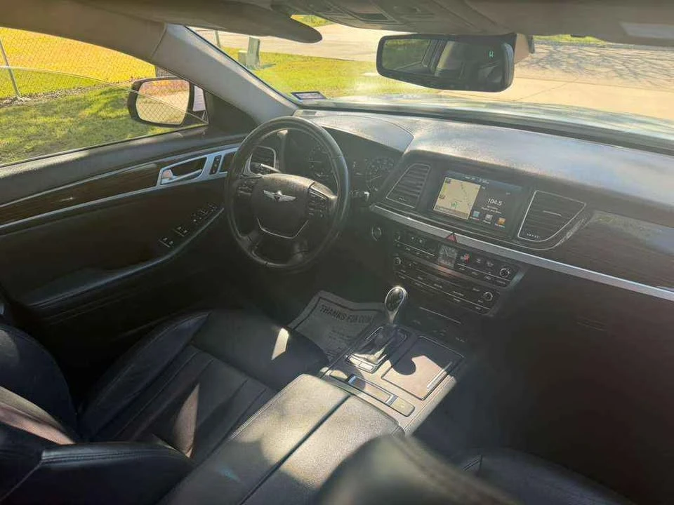 2017 Hyundai Genesis - Image 9 of 12