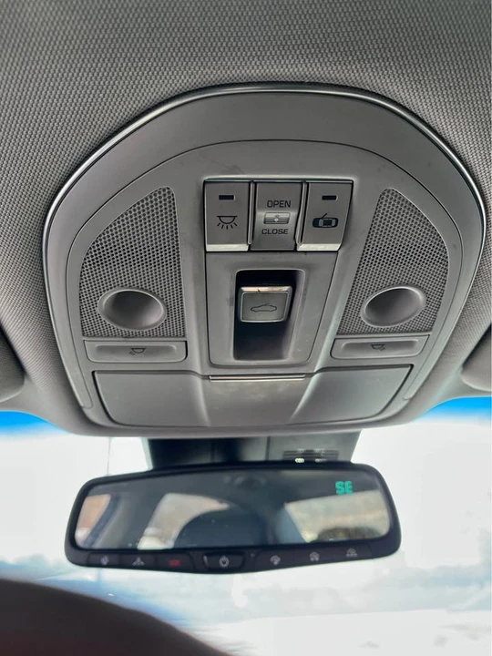 2017 Hyundai Genesis - Image 8 of 14