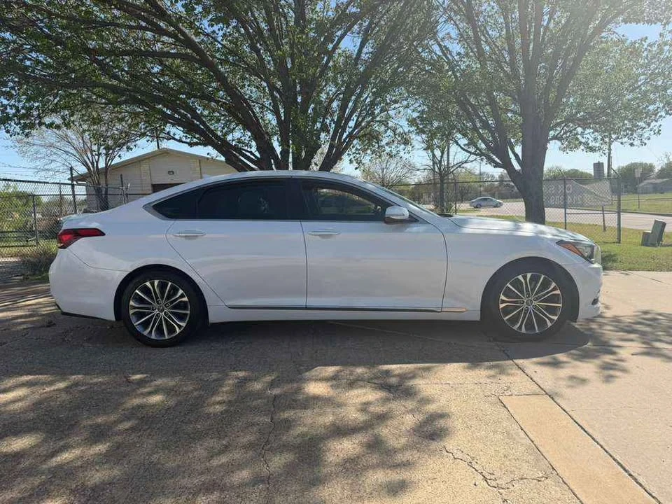2017 Hyundai Genesis - Image 4 of 12