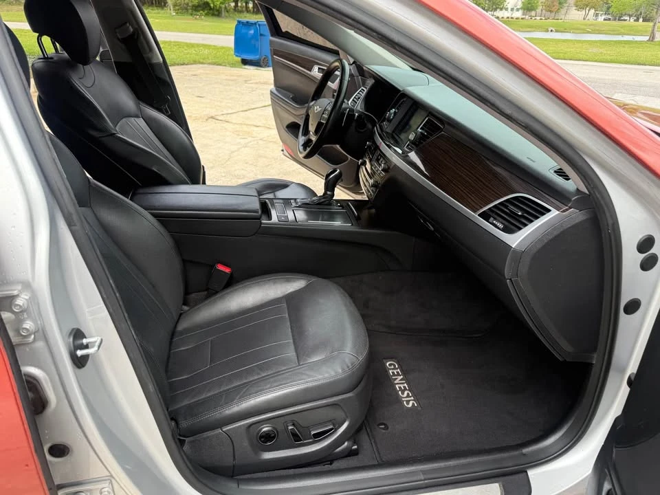 2017 Hyundai Genesis - Image 8 of 14