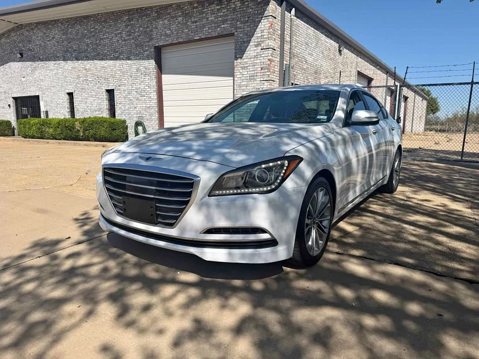 2017 Hyundai Genesis - Image 2 of 12