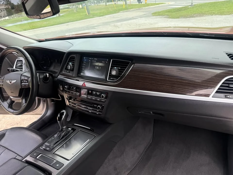 2017 Hyundai Genesis - Image 11 of 14