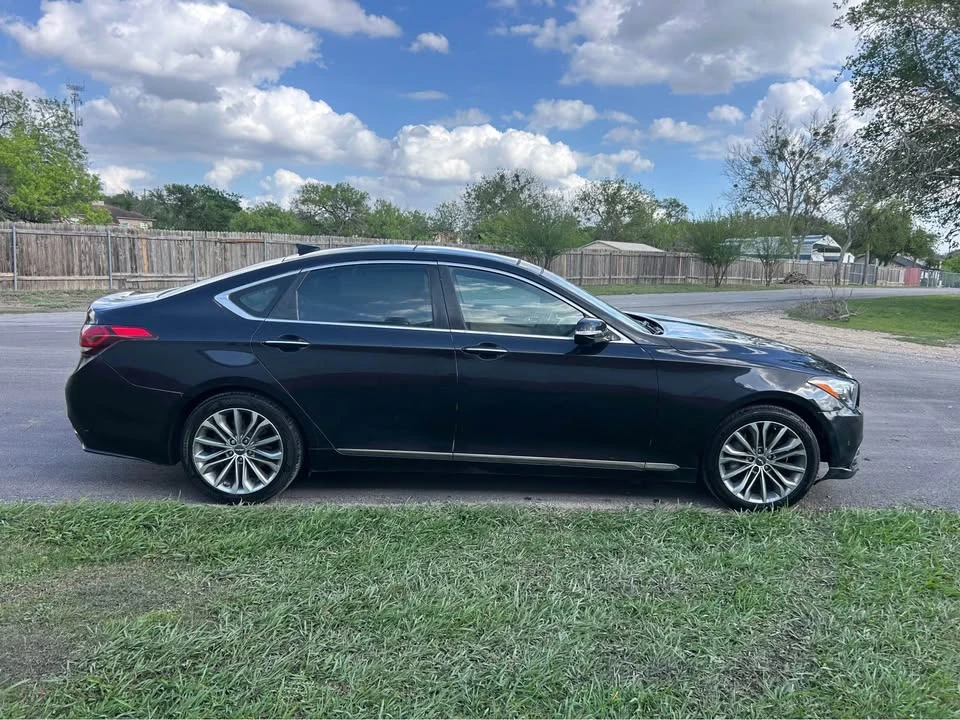 2017 Hyundai Genesis - Image 6 of 8