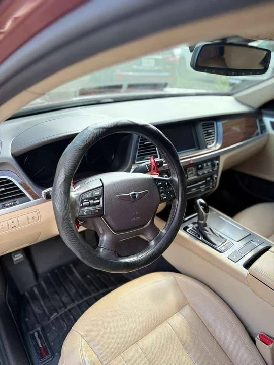 2017 Hyundai Genesis - Image 12 of 16