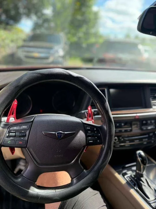 2017 Hyundai Genesis - Image 7 of 16