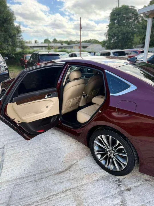 2017 Hyundai Genesis - Image 14 of 16