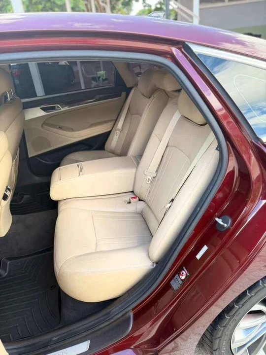 2017 Hyundai Genesis - Image 13 of 16