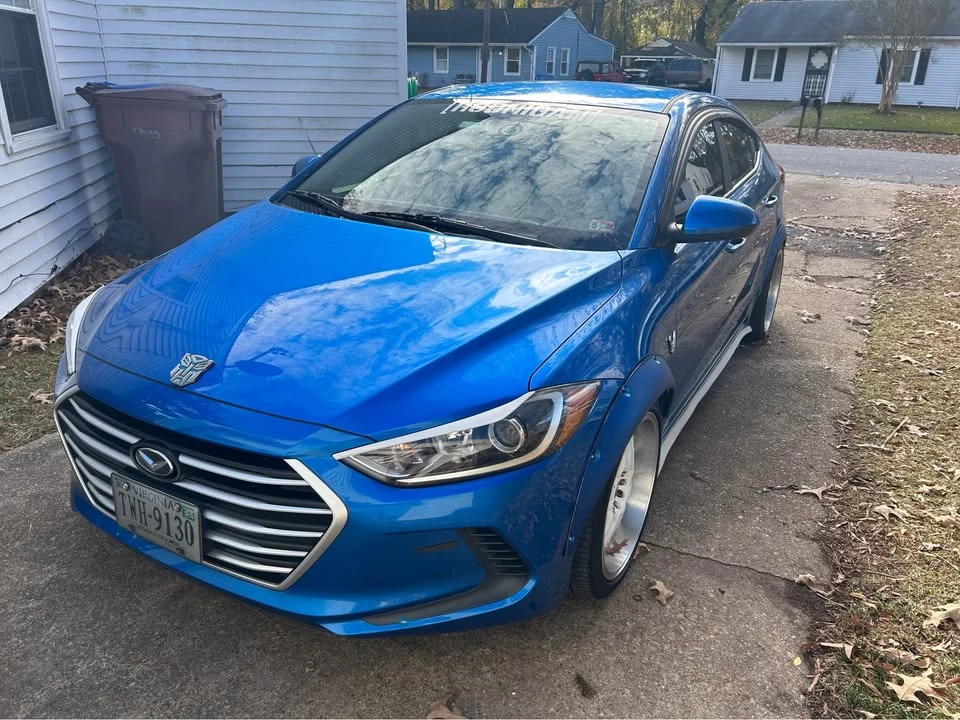 2017 Hyundai Genesis - Image 2 of 5