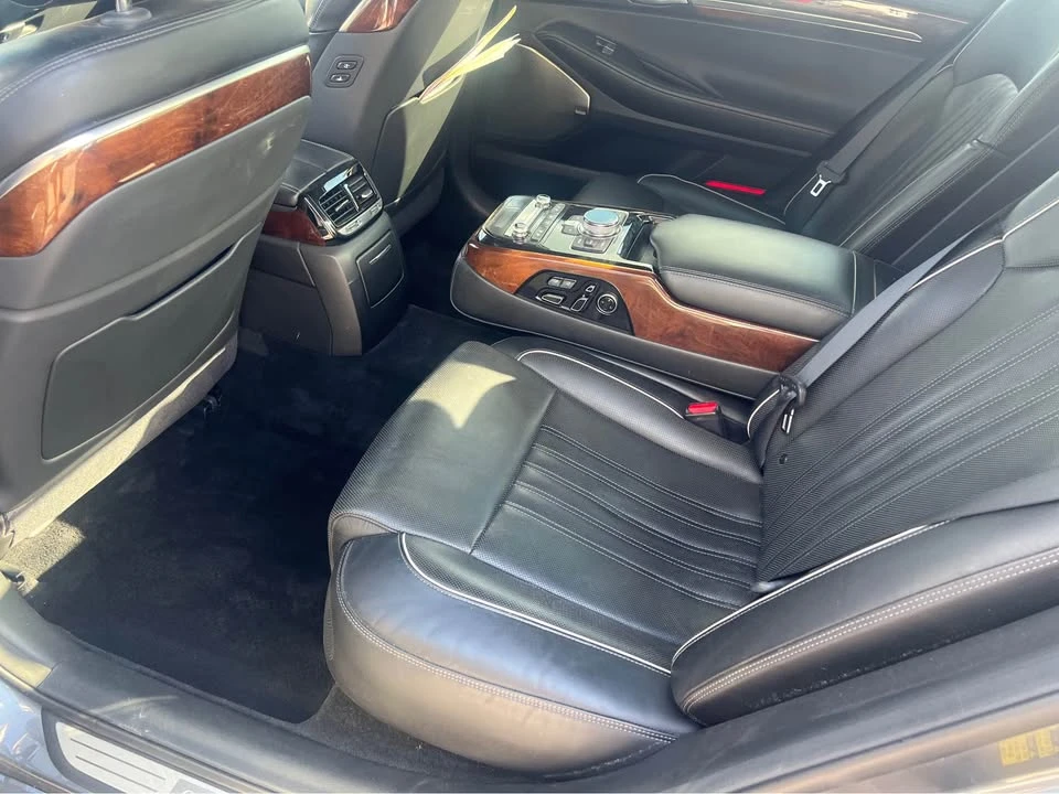 2017 Hyundai Genesis - Image 14 of 19