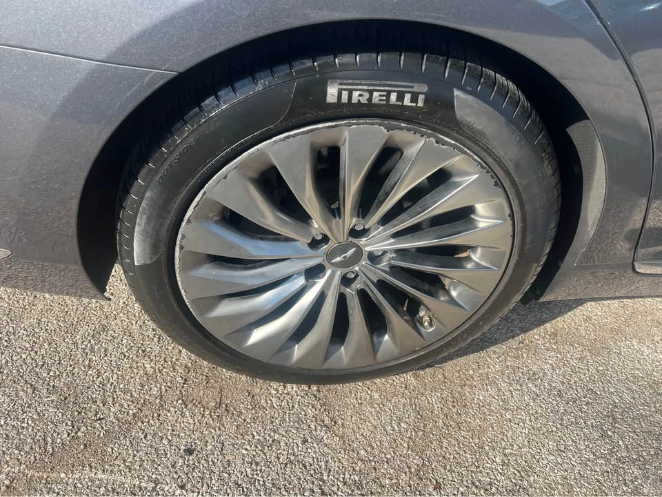 2017 Hyundai Genesis - Image 7 of 19