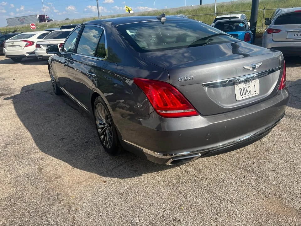 2017 Hyundai Genesis - Image 9 of 19