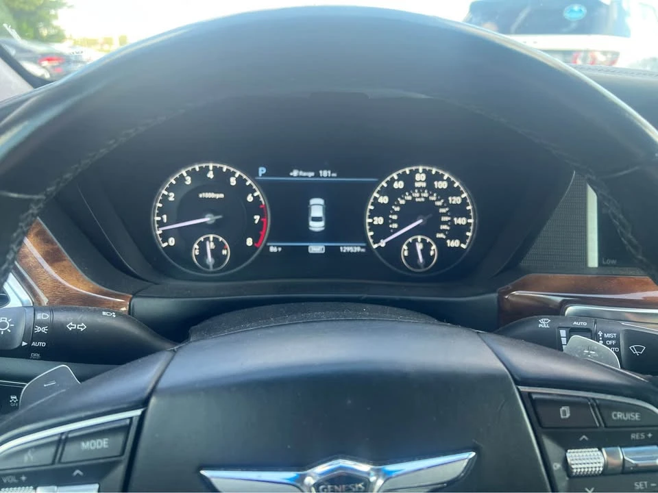 2017 Hyundai Genesis - Image 17 of 19
