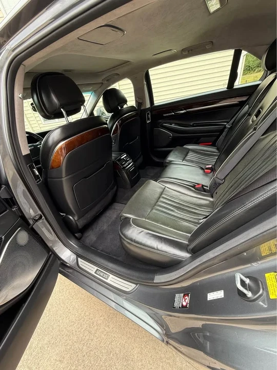 2017 Hyundai Genesis - Image 7 of 10