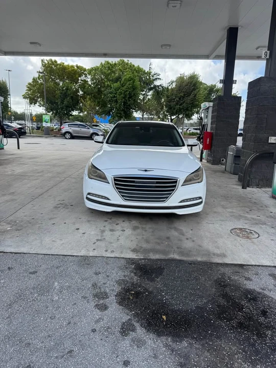2017 Hyundai Genesis - Image 9 of 14
