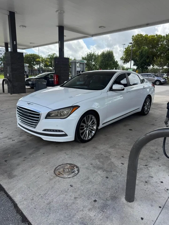 2017 Hyundai Genesis - Image 5 of 14