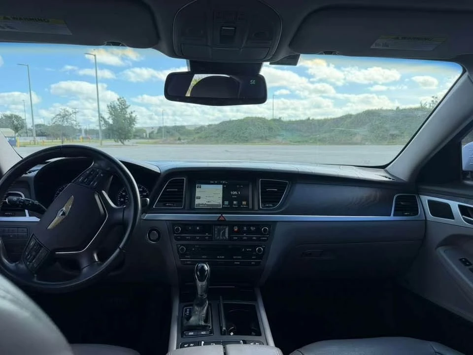 2017 Hyundai Genesis - Image 9 of 11