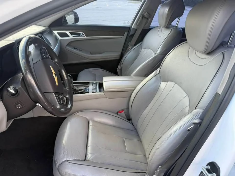2017 Hyundai Genesis - Image 8 of 11