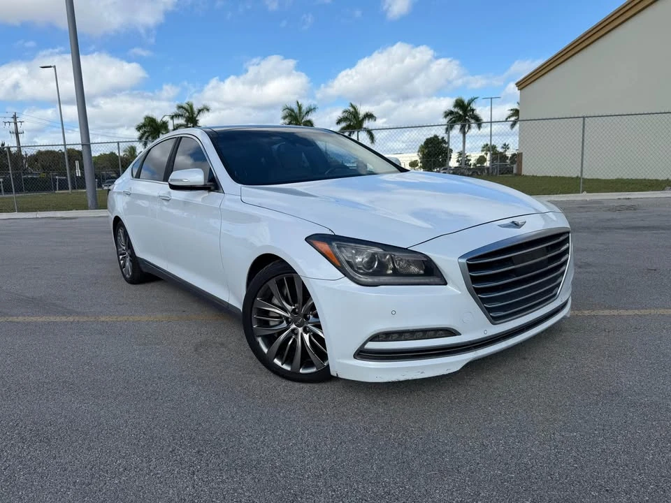 2017 Hyundai Genesis - Image 2 of 11