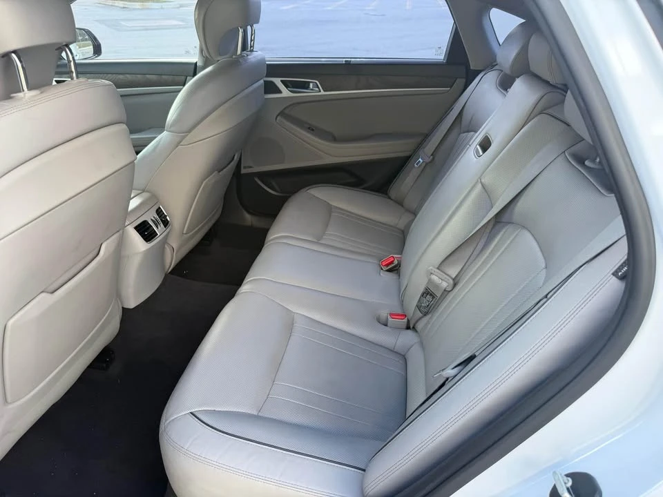2017 Hyundai Genesis - Image 11 of 11