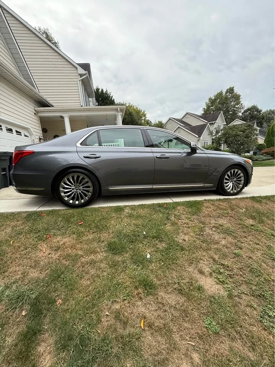 2017 Hyundai Genesis - Image 2 of 10