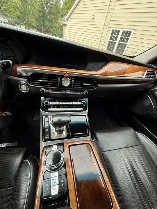 2017 Hyundai Genesis - Image 10 of 10