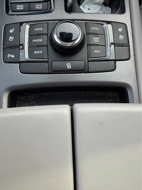2017 Hyundai Genesis - Image 6 of 8