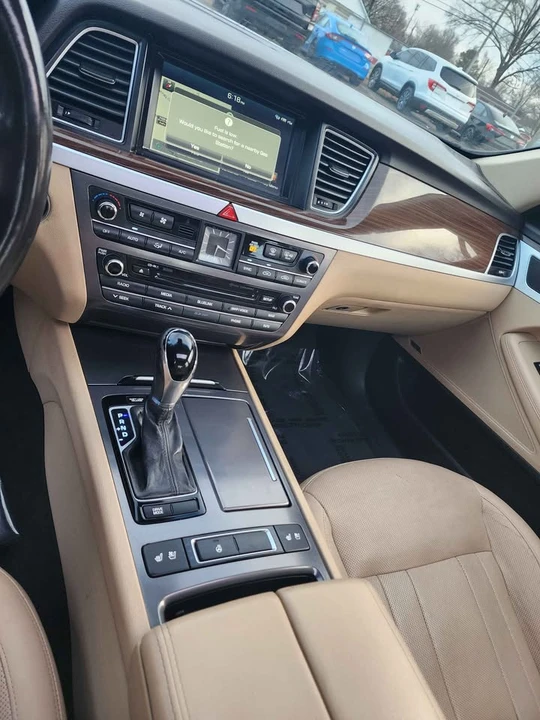 2017 Hyundai Genesis - Image 13 of 14