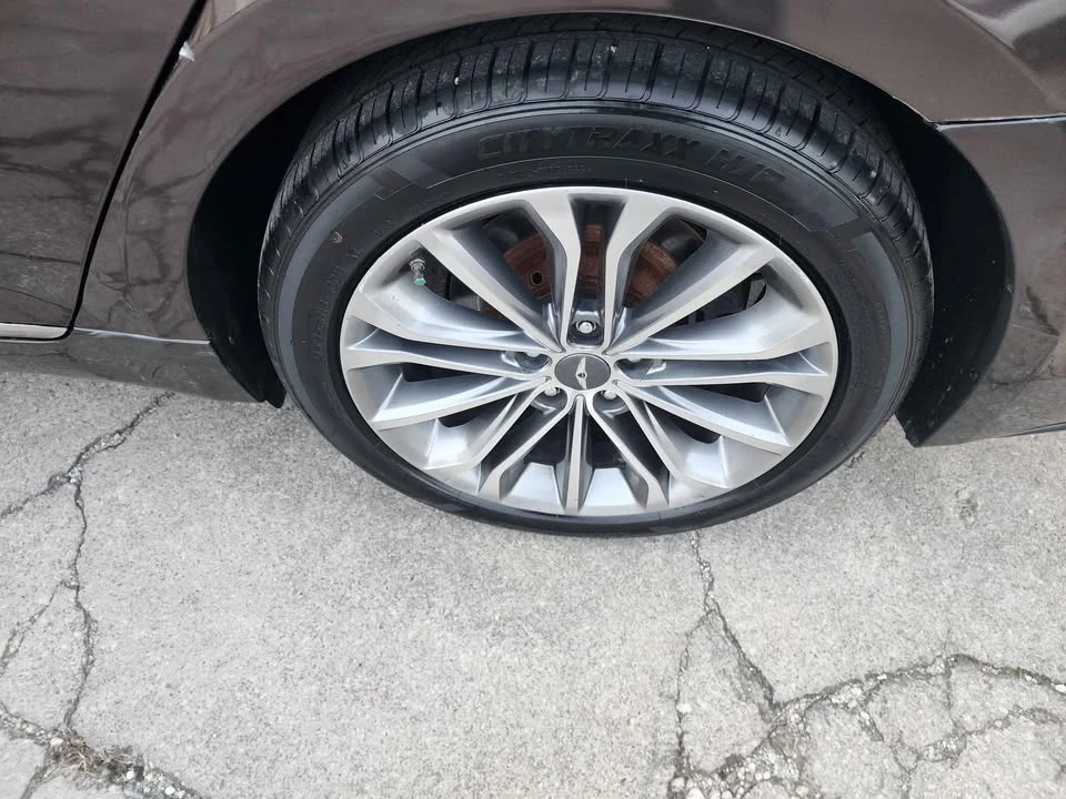 2017 Hyundai Genesis - Image 9 of 14