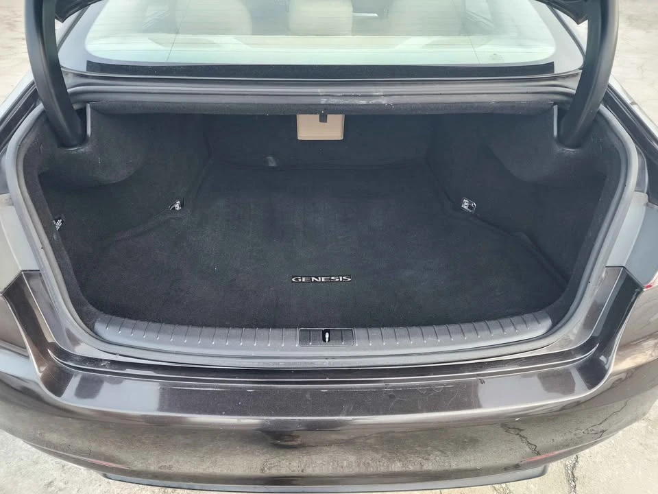 2017 Hyundai Genesis - Image 8 of 14