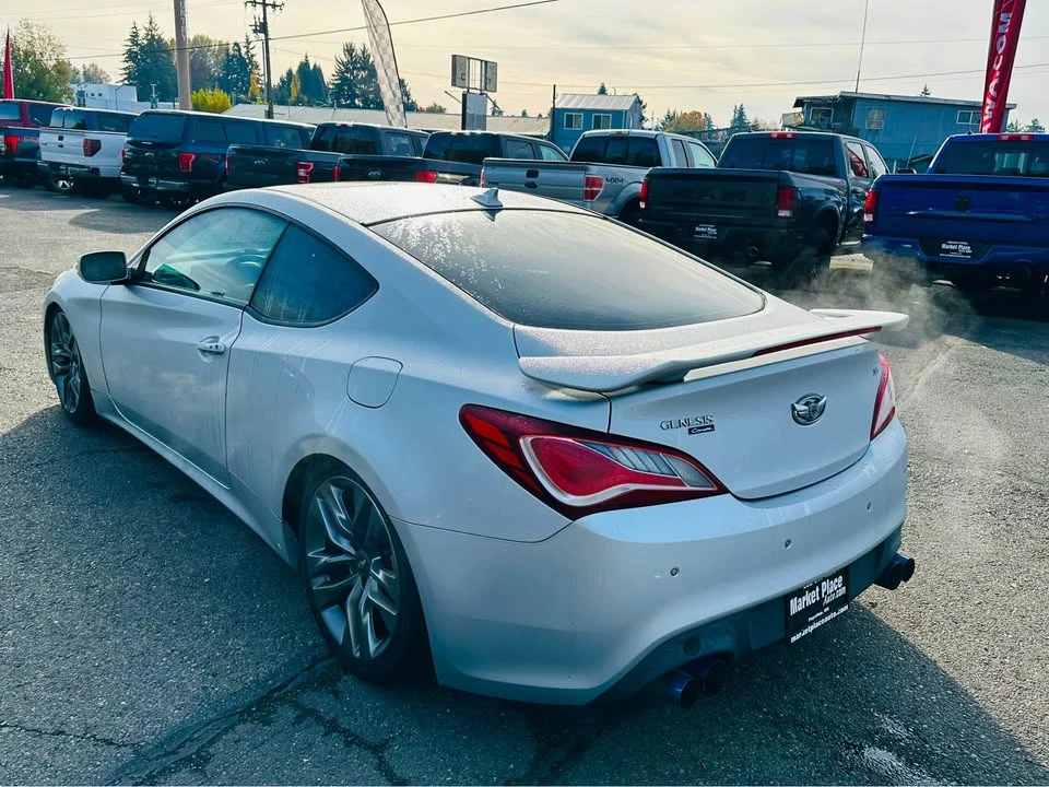 2017 Hyundai Genesis Coupe - Image 5 of 16