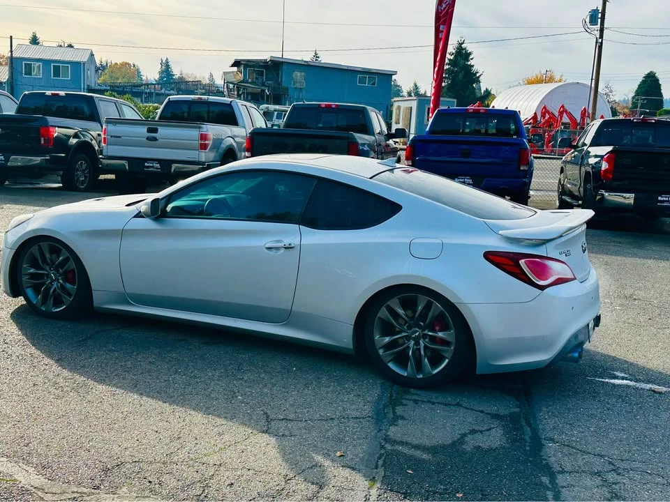 2017 Hyundai Genesis Coupe - Image 9 of 16