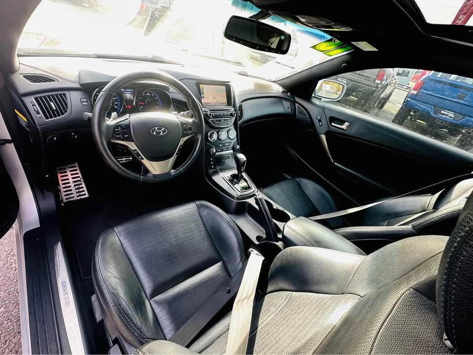 2017 Hyundai Genesis Coupe - Image 12 of 16
