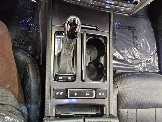 2017 Hyundai Genesis - Image 17 of 19