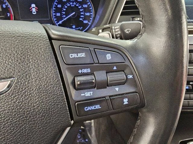 2017 Hyundai Genesis - Image 10 of 19