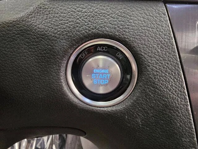 2017 Hyundai Genesis - Image 13 of 19