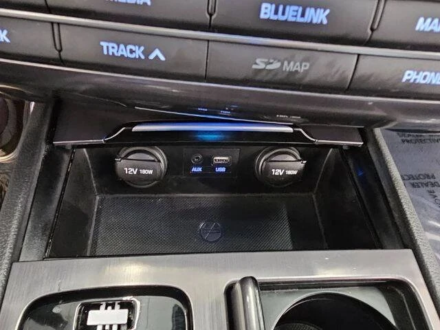 2017 Hyundai Genesis - Image 16 of 19