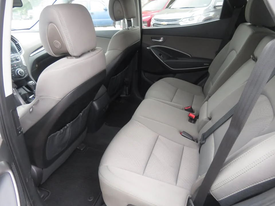 2017 Hyundai Santa Fe - Image 5 of 5