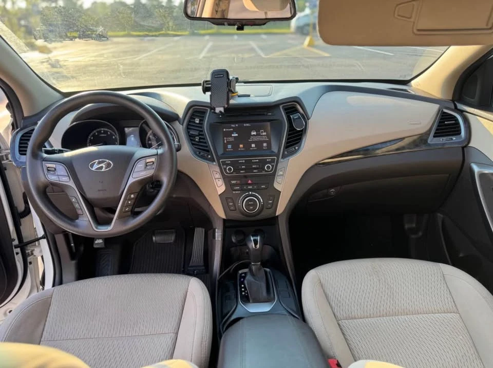 2017 Hyundai Santa Fe - Image 3 of 10