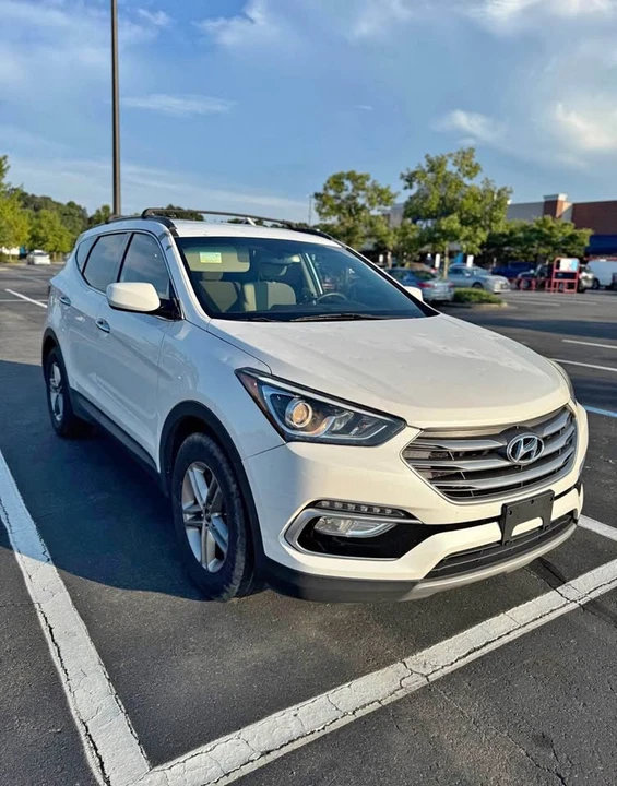 2017 Hyundai Santa Fe - Image 2 of 10